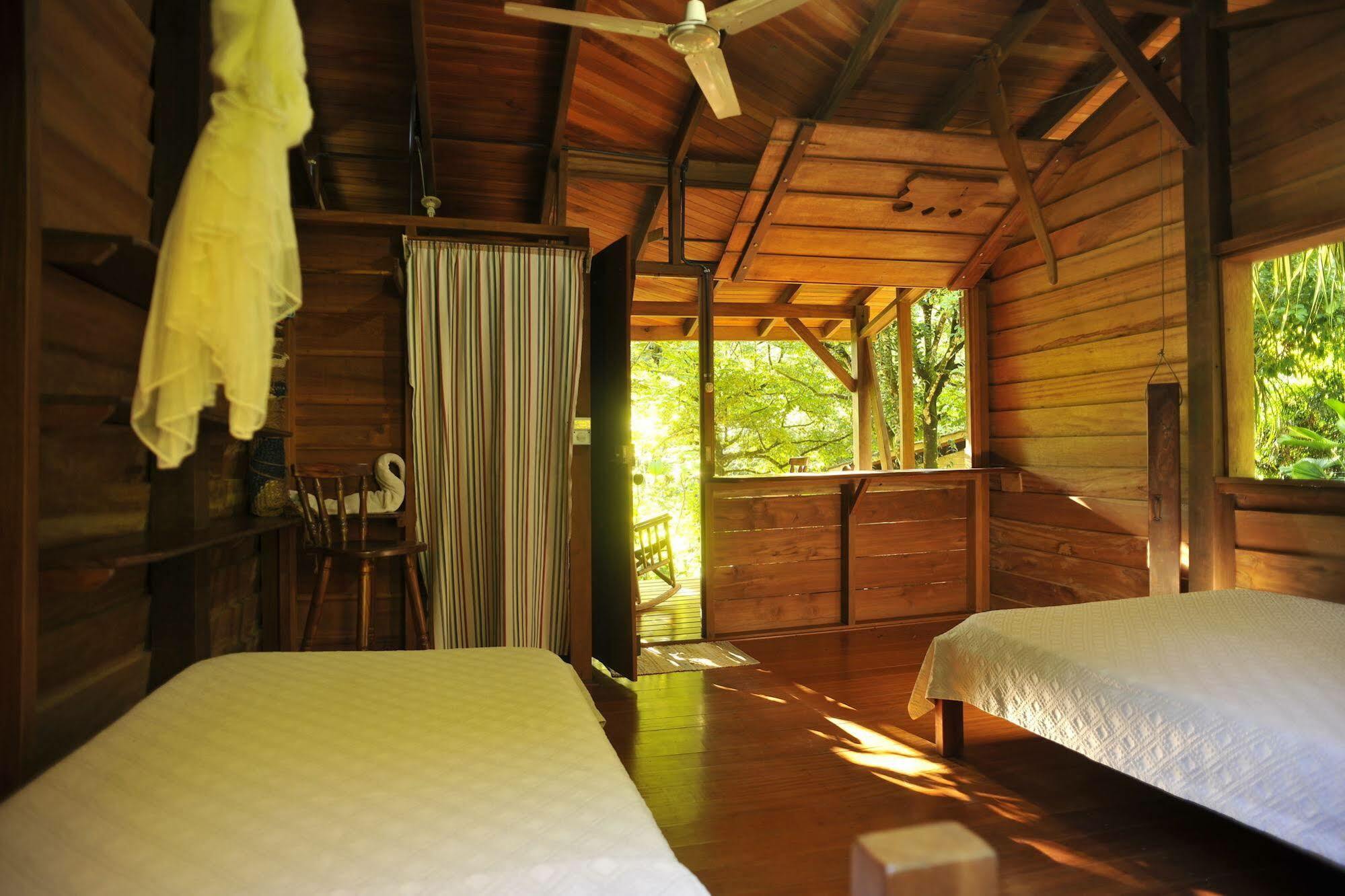 Suital Lodge Mogos エクステリア 写真